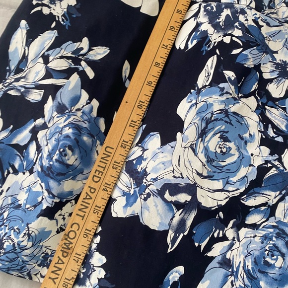 Cute navy blue and white skort - Picture 3 of 5